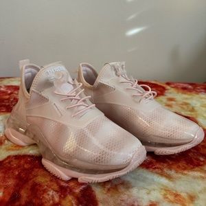 Rose blush 💞 Steve Madden sneakers 👟
